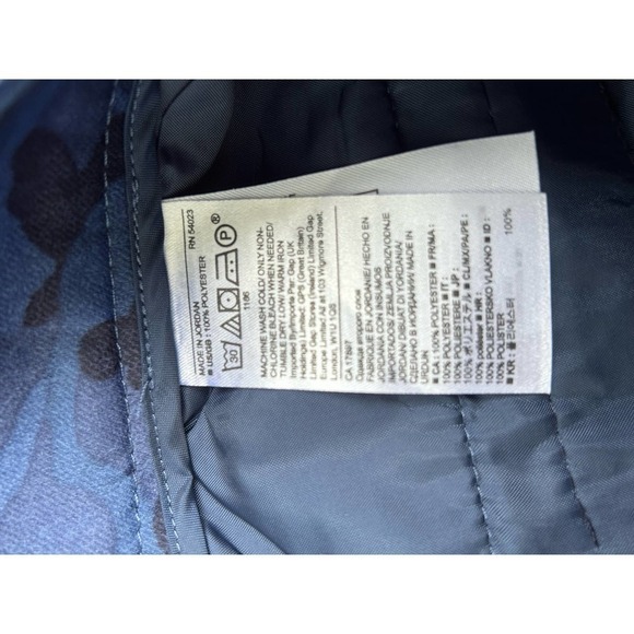 Banana Republic Satin‎ Camouflage Print Short 6 - Picture 7 of 8